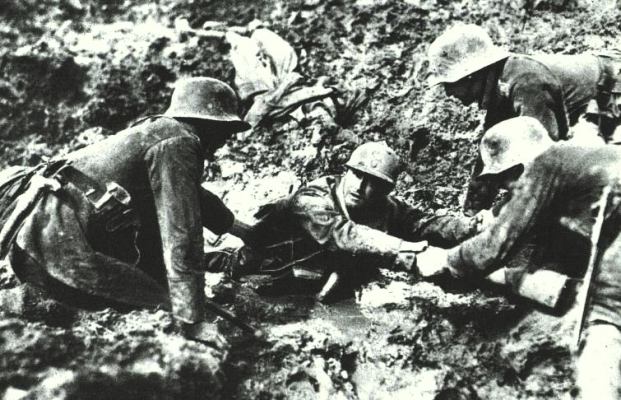 German soldiers rescuing a French soldier